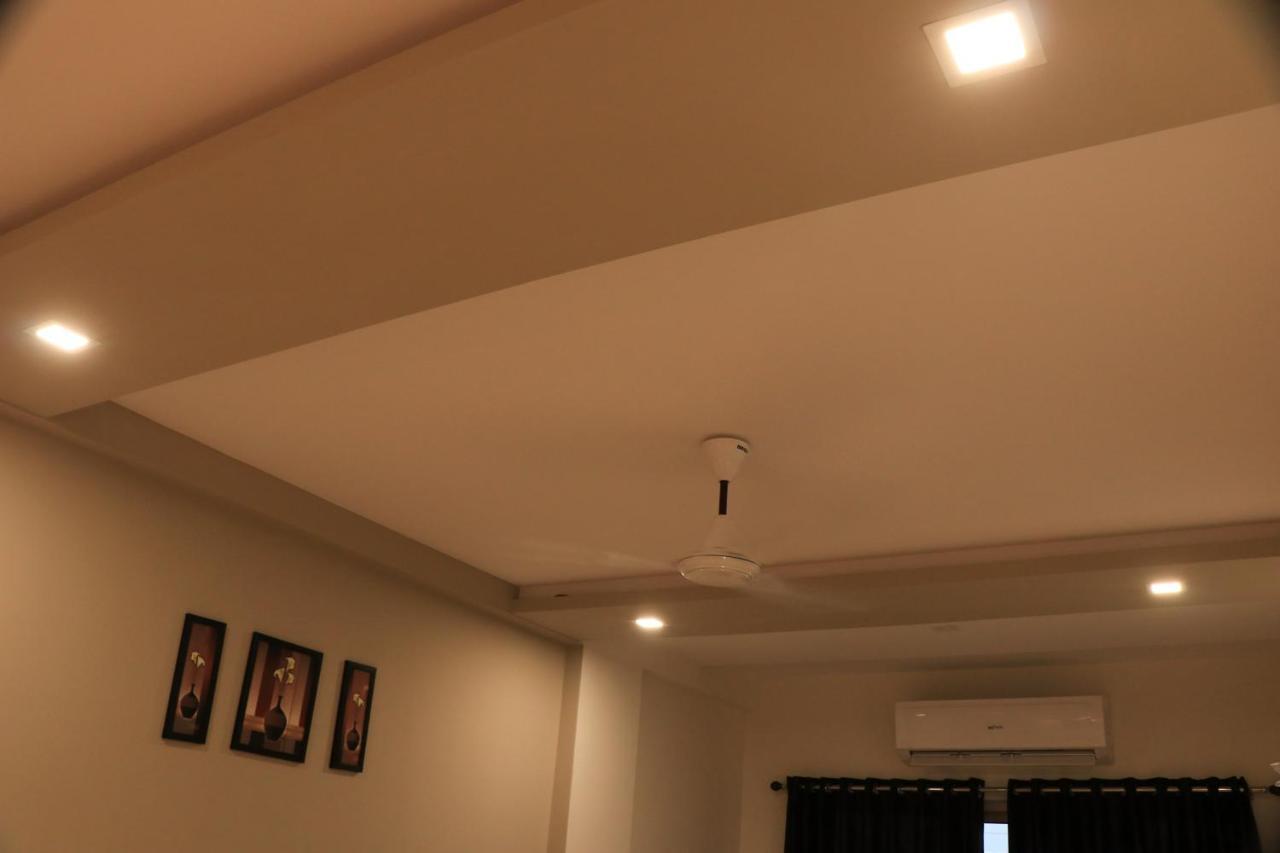Hotel Viraj Residency Bhuj Eksteriør bilde