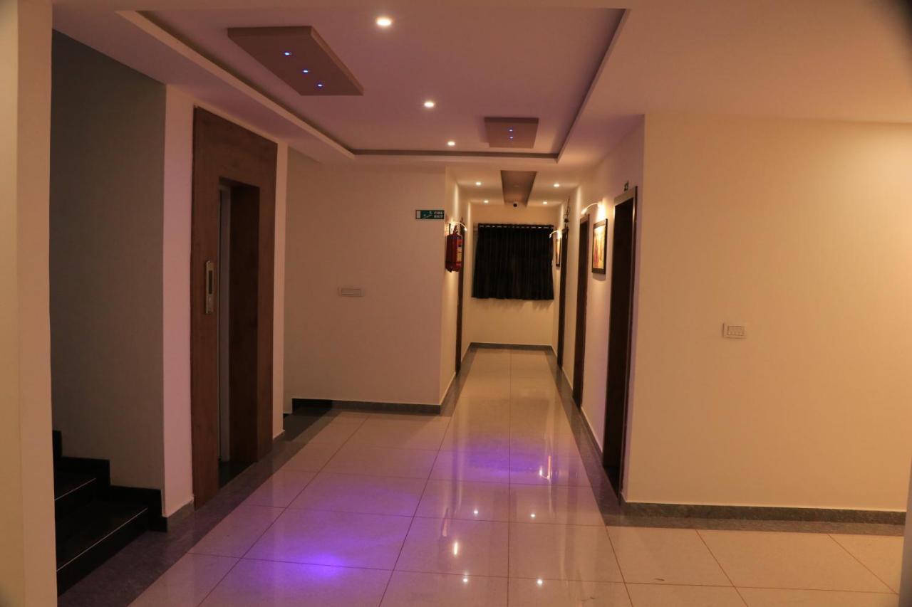 Hotel Viraj Residency Bhuj Eksteriør bilde