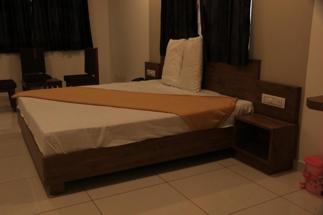 Hotel Viraj Residency Bhuj Eksteriør bilde